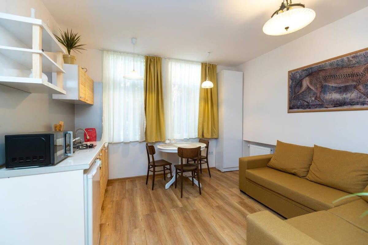 Wehost Liberty Square Apartments Тбилиси Екстериор снимка