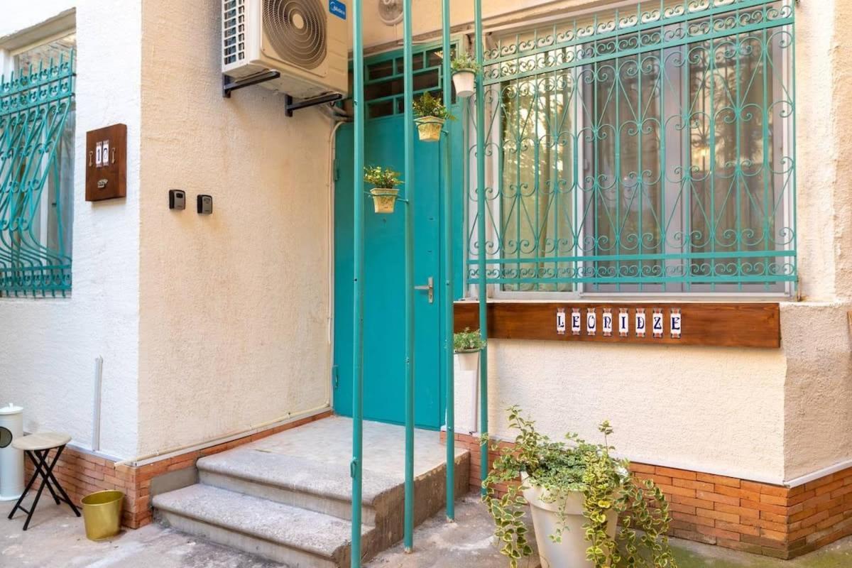 Wehost Liberty Square Apartments Тбилиси Екстериор снимка